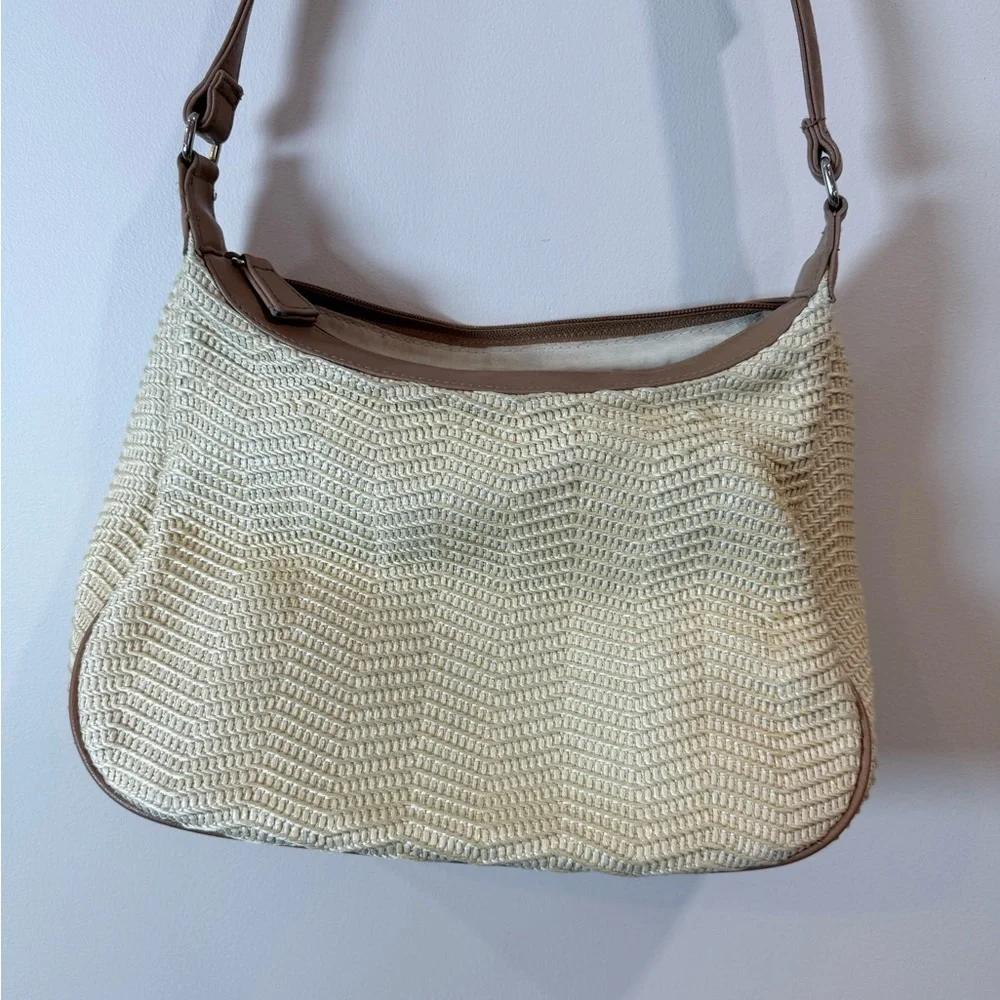 🔥Etienne Aigner Woven Cream Shoulder Bag with Brown Trim EUC🔥